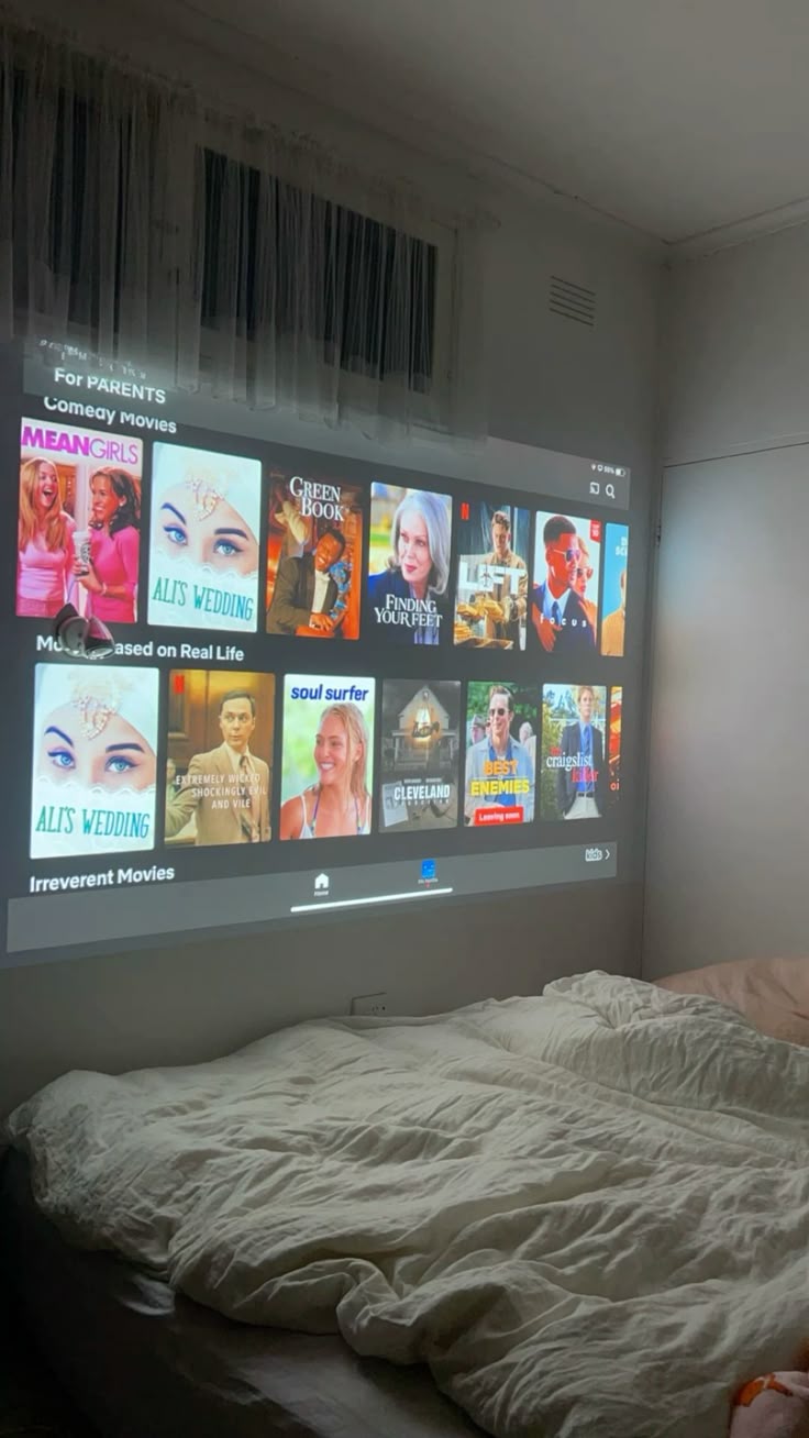 HY300 PRO Mini Smart Projector